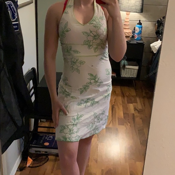 Pretty halter dress - Picture 1 of 4